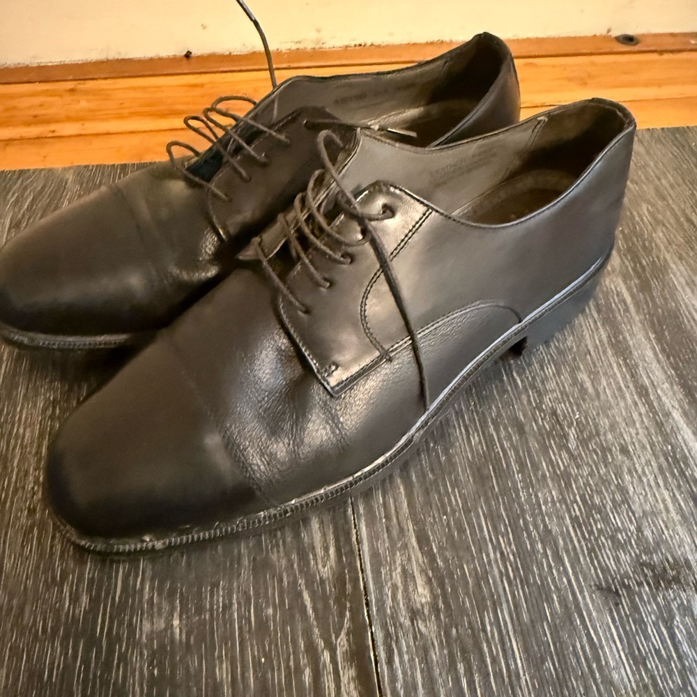 Florsheim Black Leather Oxfords